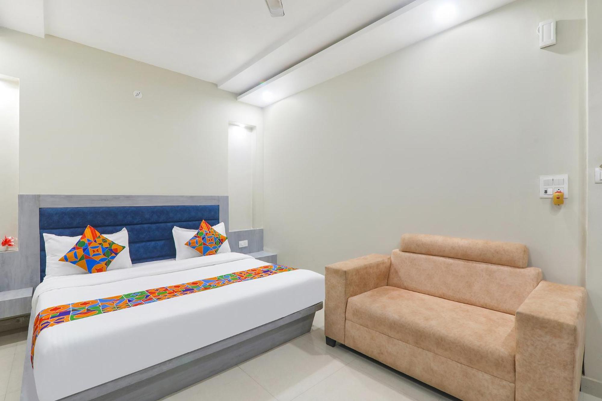 Fabexpress Grand Inn I Chinhat ภายนอก รูปภาพ