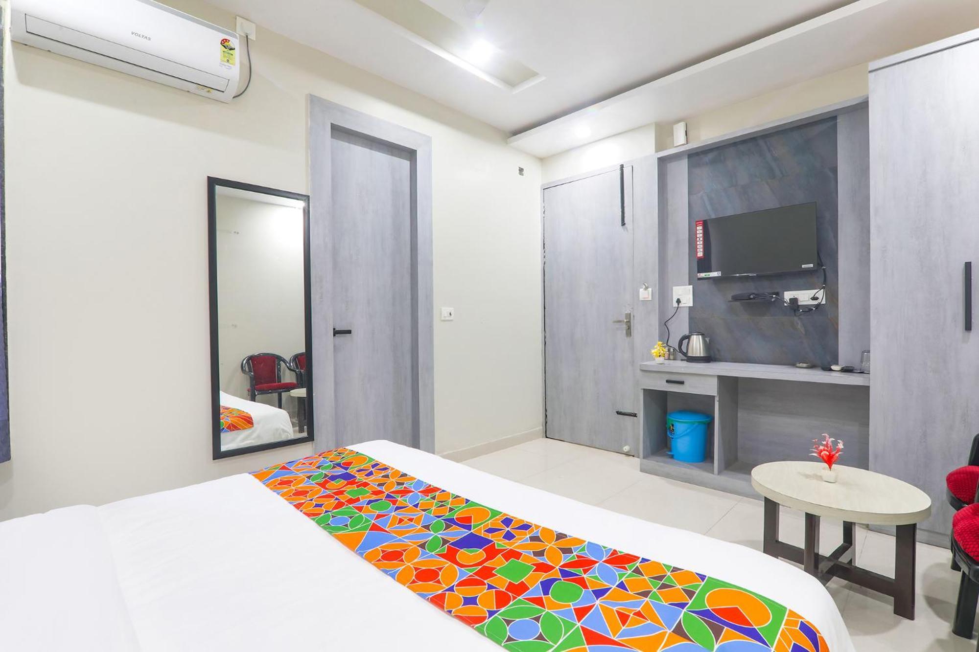 Fabexpress Grand Inn I Chinhat ภายนอก รูปภาพ