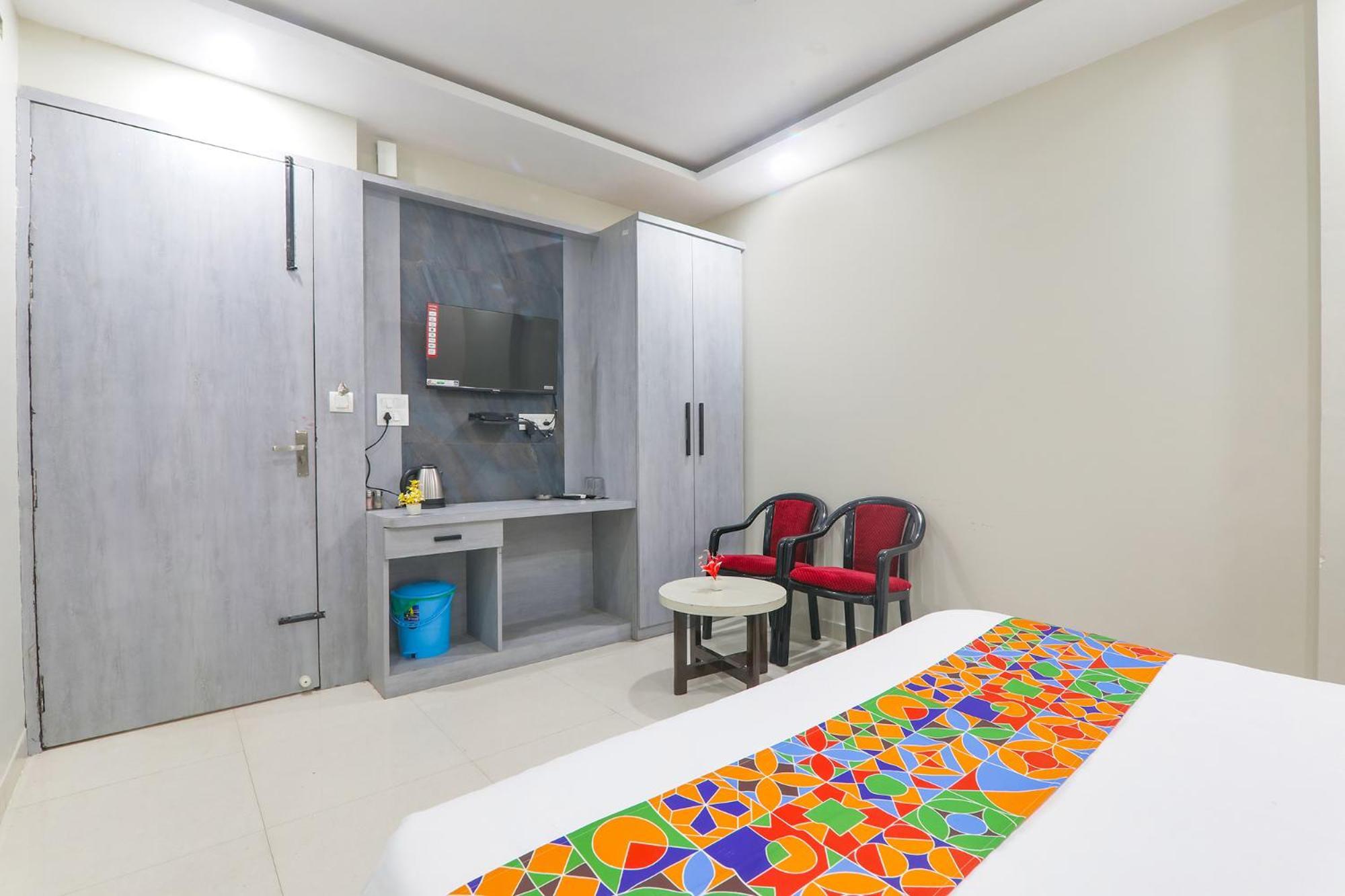 Fabexpress Grand Inn I Chinhat ภายนอก รูปภาพ